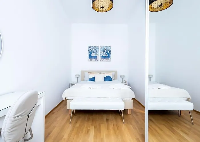 Orestaliving - Spacious 2br On The Danube Canal Διαμέρισμα *